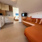 Gaestehaus Jedinger - Easy Access By Tram 3* Sankt Georgen im Attergau