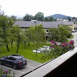 Gaestehaus Jedinger - Easy Access By Tram Sankt Georgen im Attergau