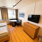 Gaestehaus Jedinger - Easy Access By Tram Πανσιόν
