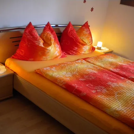 Gaestehaus Jedinger Guest house *