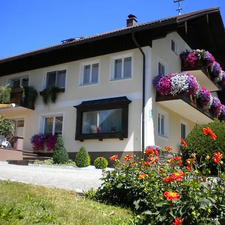 Gaestehaus Jedinger 3* Sankt Georgen im Attergau