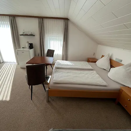 Gaestehaus Jedinger - Easy Access By Tram 3*