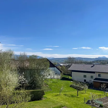 Gaestehaus Jedinger - Easy Access By Tram Casa de hóspedes Sankt Georgen im Attergau