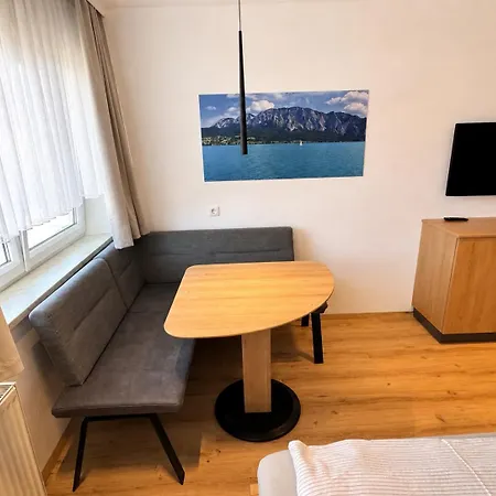 Casa de hóspedes Gaestehaus Jedinger - Easy Access By Tram 3*