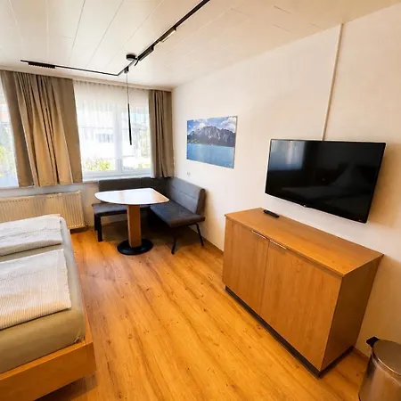 Gaestehaus Jedinger - Easy Access By Tram Konukevi