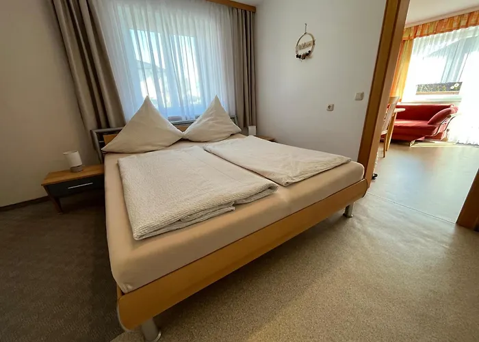 ゲストハウス Gaestehaus Jedinger