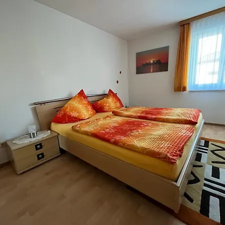 ゲストハウス Gaestehaus Jedinger ザンクト・ゲオルゲン・イム・アッターガウ