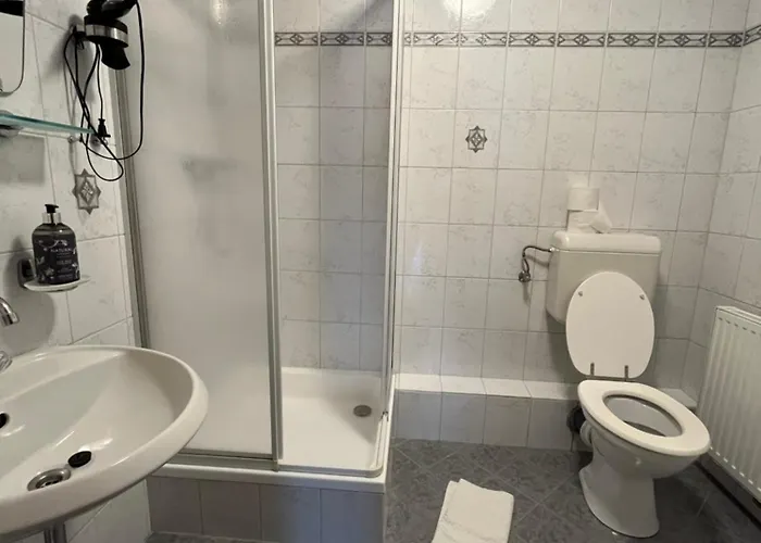 Πανσιόν Gaestehaus Jedinger Sankt Georgen im Attergau