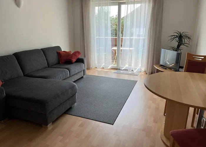 Πανσιόν Gaestehaus Jedinger Sankt Georgen im Attergau